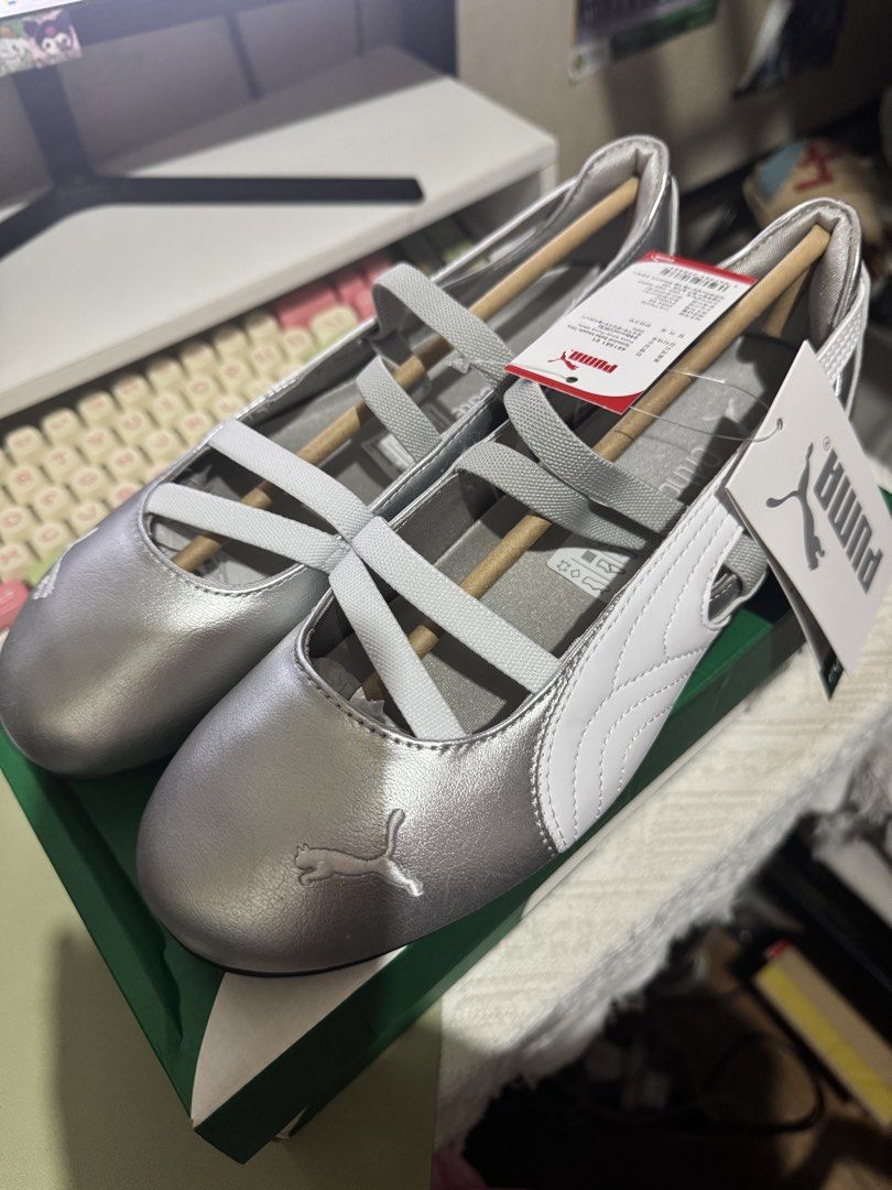 AUTHENTIC PUMA SPEEDCAT BALLET Silver and White 24mm (Category: Sneakers) located in Marikina City. Submitted by eulamontt (Listing ID 1467452252, Image 2). Description: Can send closer look photos if you want to verify authenticity. Cheaper since this is preordered from Korea. I bought an extra so this has never been used nor even tried on. Bought for ₱3.2k (SRP ₱5.2k) but selling it below SRP since nakatambak lang sa room.