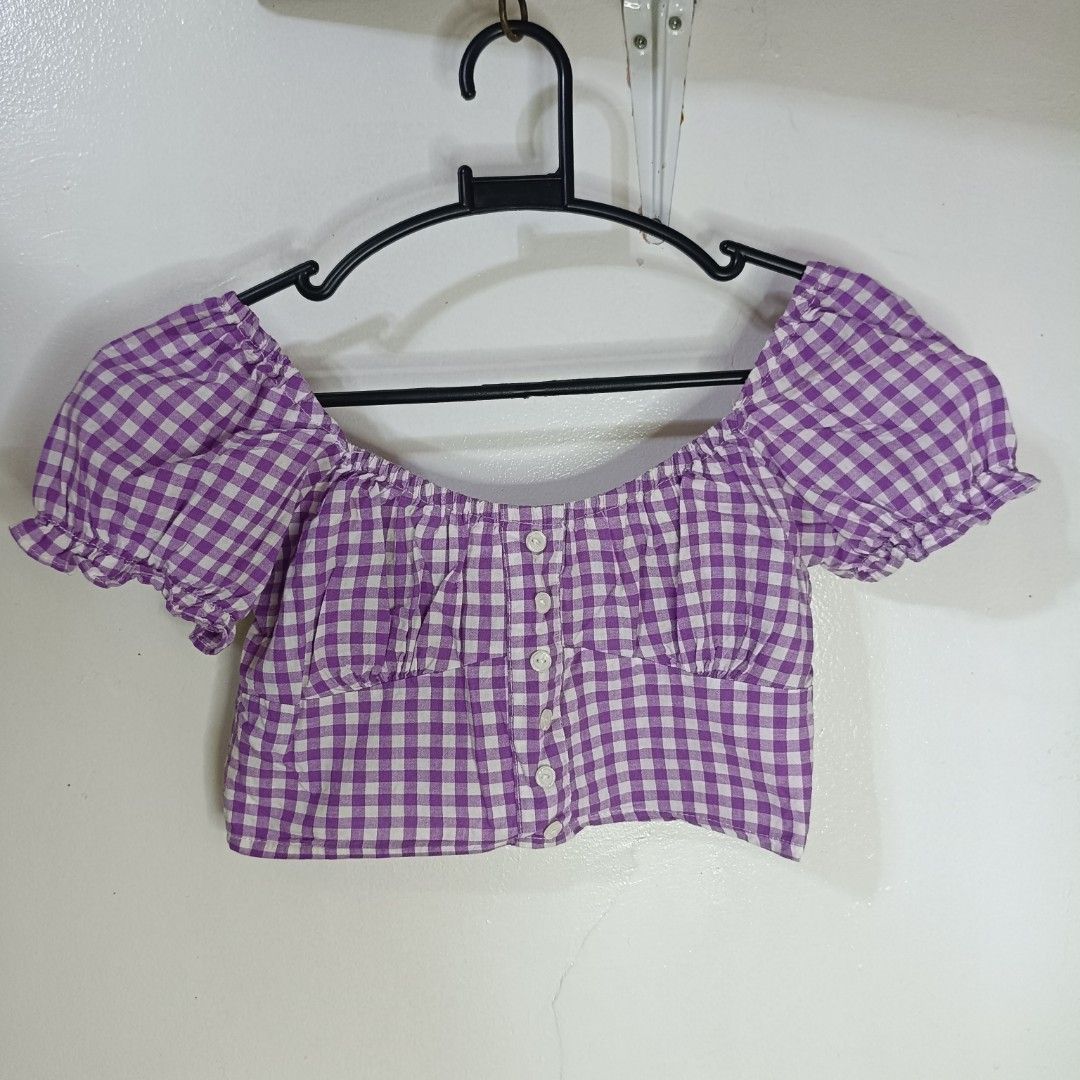 Purple Gingham Puff Sleeves Crop Top (Category: Shirts) located in Santa Maria. Submitted by abclosetph (Listing ID 1467423336, Image 1). Description: medida size! bust: 28 length: 12 - color may vary due to lighting - manage your expectations, these are preloved items..