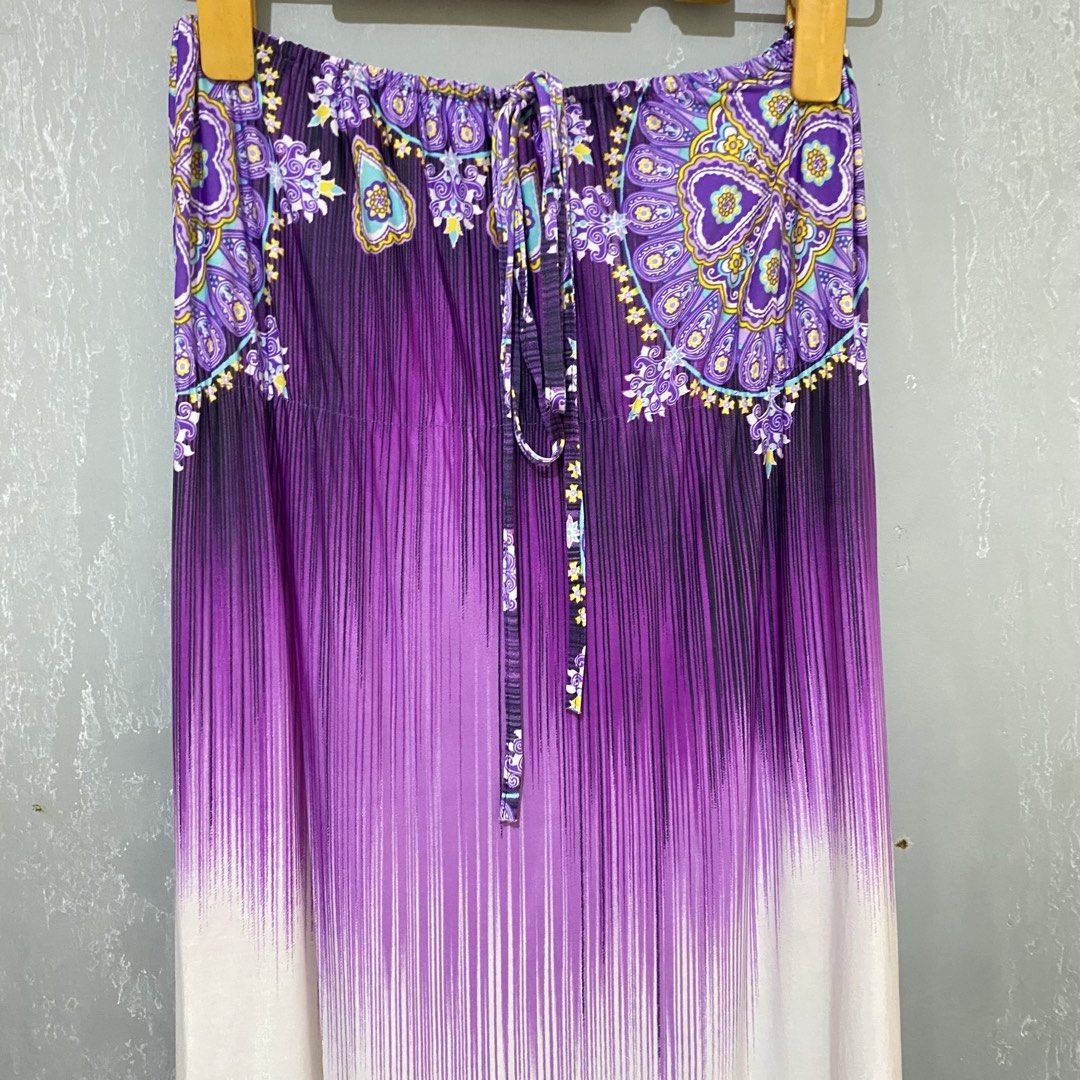 Purple Long Dress (Category: Dresses) located in Quezon City. Submitted by lovelylittlepreloves (Listing ID 1467395660, Image 2). Description: .