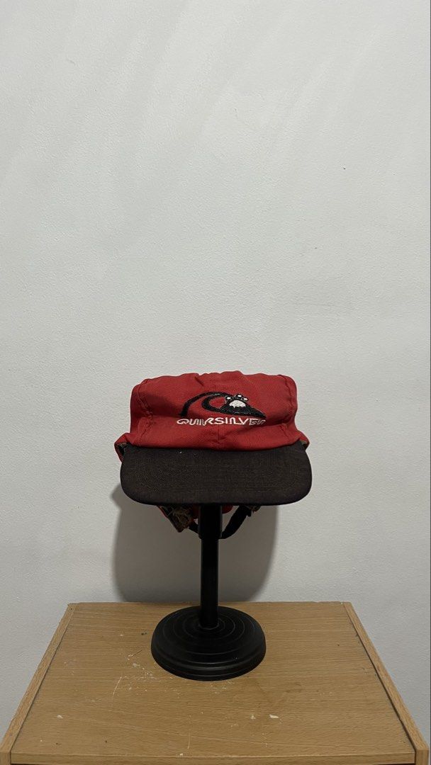 Quiksilver Vintage Cap (Category: Caps & Hats) located in Tarlac. Submitted by reyniiiboi (Listing ID 1467385020, Image 1). Description: Size : Adjustable Condition : 8/10.