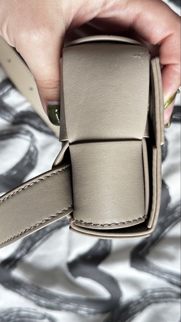 QUINCE Handwoven Box Belt Bag (Category: Cross-body Bags) located in Manila. Submitted by warmbird.ac6e1a (Listing ID 1467387827, Image 3). Description: Never been used. Received as a gift. Price is nego. .