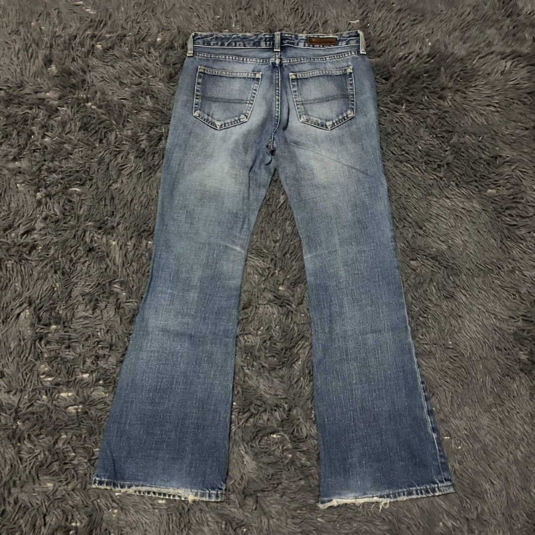 Ralph Lauren Flare Pants (Category: Jeans) located in Camiling. Submitted by thriftscape2024 (Listing ID 1467555923, Image 2). Description: Excellent Condition Color rate: 9/10 Issue: ❌❌❌ W: 30 L: 38 Thigh: 11 Leg Opening: 10.