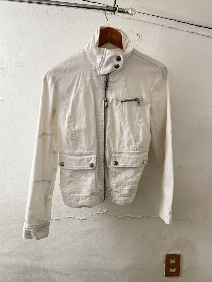Ralph Lauren Jacket (Category: Coats, Jackets and Outerwear) located in Manila. Submitted by angelconscious (Listing ID 1467473675, Image 3). Description: Has small stain in neckline, removable nmn sha, (i js dont know how to wash it off T-T).