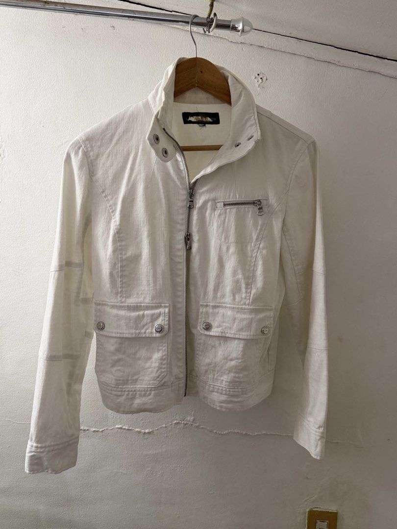 Ralph Lauren Jacket (Category: Coats, Jackets and Outerwear) located in Manila. Submitted by angelconscious (Listing ID 1467473675, Image 2). Description: Has small stain in neckline, removable nmn sha, (i js dont know how to wash it off T-T).