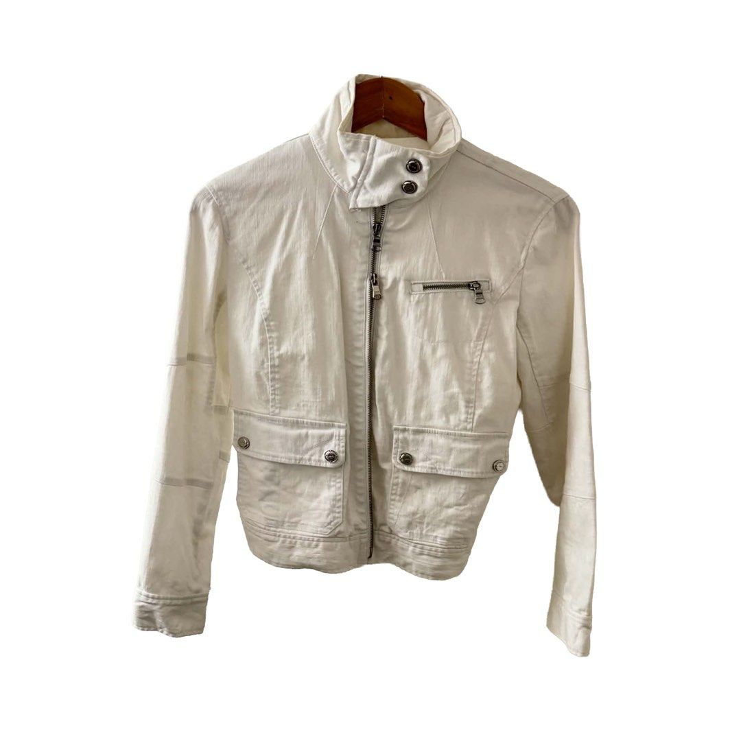 Ralph Lauren Jacket (Category: Coats, Jackets and Outerwear) located in Manila. Submitted by angelconscious (Listing ID 1467473675, Image 1). Description: Has small stain in neckline, removable nmn sha, (i js dont know how to wash it off T-T).