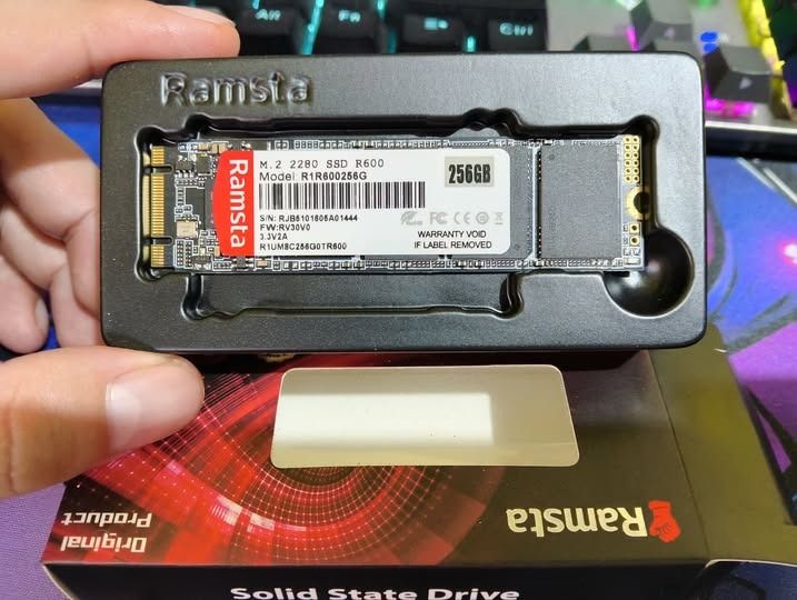 Ramsta 256GB M.2 2280 SSD (Category: Hard Disks & Thumbdrives) located in Quezon City. Submitted by iVanquisher (Listing ID 1467397624, Image 1). Description: - Brand: Ramsta - Capacity: 256GB SSD - Form Factor: M.2 2280 (Model R1R600256G) - Condition: Brand new, never installed, pristine pins - Packaging: Includes original retail box and protective plastic tray - Best for: Fast and easy laptop or desktop performance upgrades.