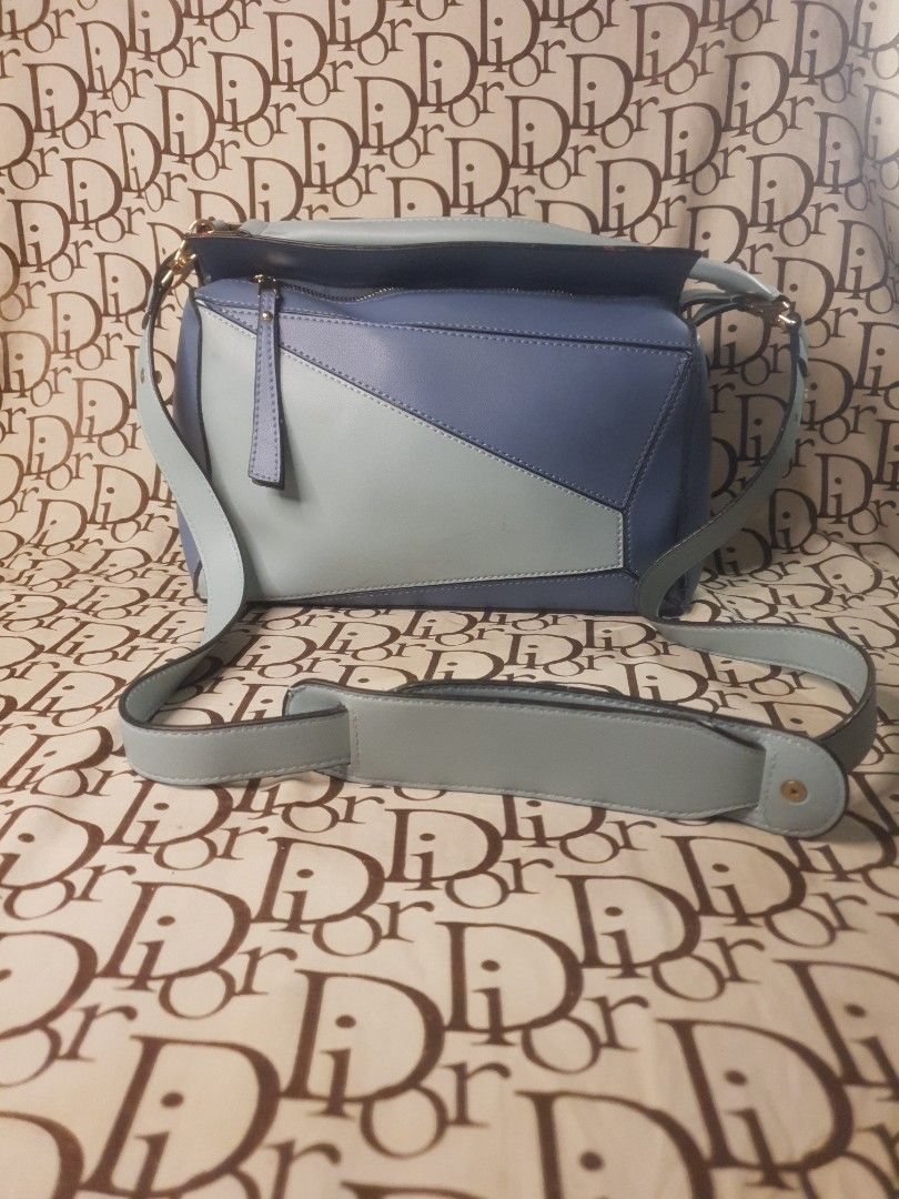 Random clutch multicolor bag with sling (Category: Cross-body Bags) located in San Fernando. Submitted by retro.district. (Listing ID 1467525881, Image 1). Description: Decluttering bags RFS: MOM NEEDS TO FREE UP SOME SPACE IN HER CLOSET - Random crossbody bag - Condition: Excellent - No issue - Color Rate: 9.5/10.