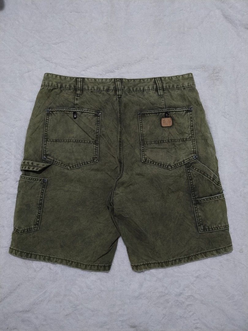 Random double knee carpenter jorts (Category: Shorts) located in Manila. Submitted by micx_0809 (Listing ID 1467534341, Image 1). Description: Forsale ‼️ Random Double Knee carpenter Jorts Size - 36 Dimes - W36-37 x L21.5 Colorate - 9.7/10 Excellent Condition 349 + SF.