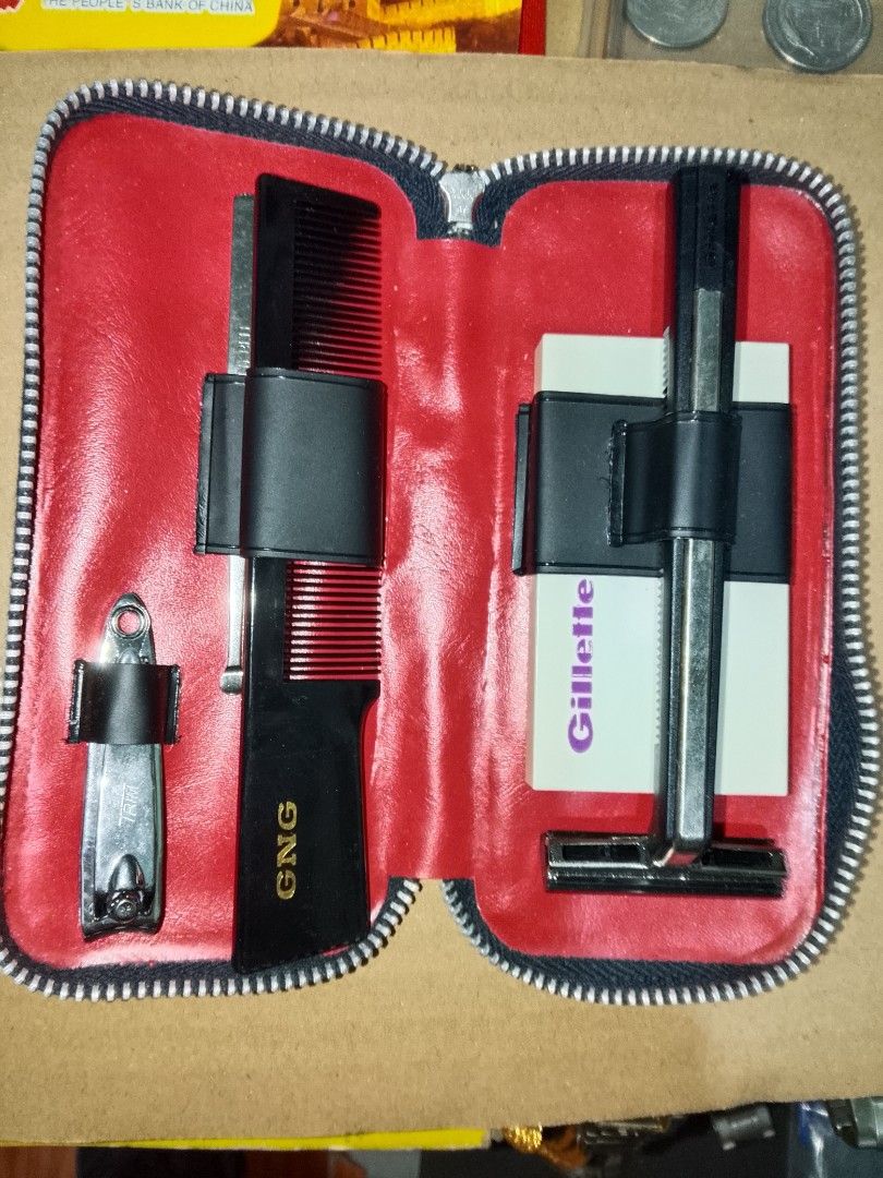Rare Gillette Razor Set (Category: Vintage Collectibles) located in Santo Tomas. Submitted by retrotastic (Listing ID 1467479572, Image 1). Description: what you see is what you get. rare.