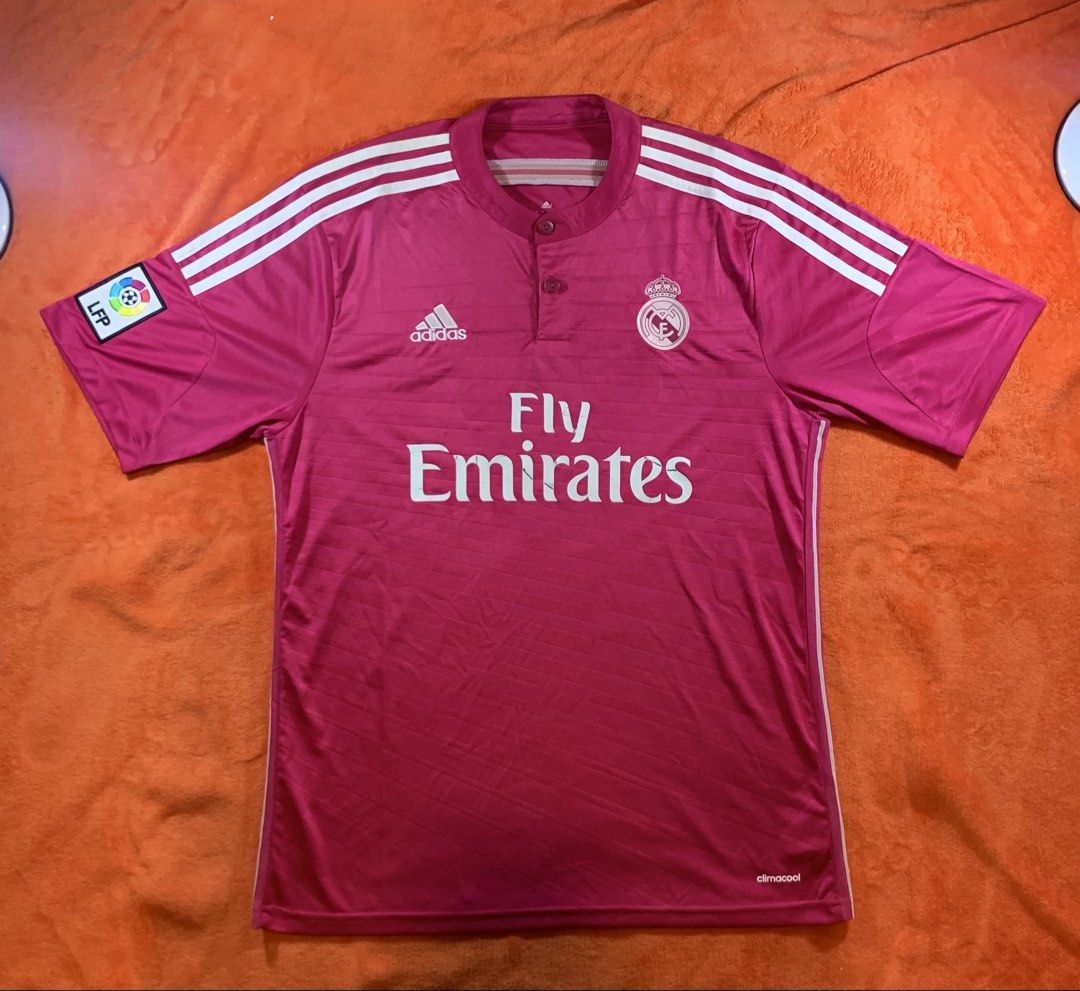 Real Madrid Fly Emirates (Category: Activewear) located in Don Carlos. Submitted by buddysemaj (Listing ID 1467489109, Image 1). Description: .