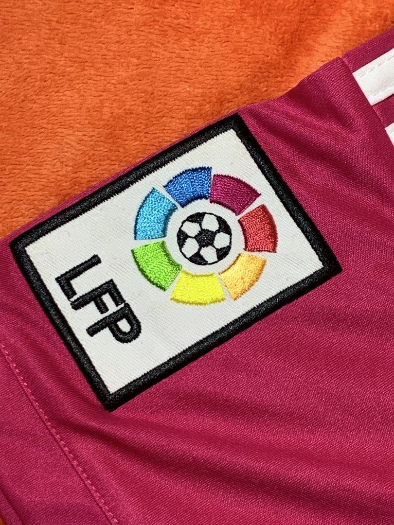 Real Madrid Fly Emirates (Category: Activewear) located in Don Carlos. Submitted by buddysemaj (Listing ID 1467489109, Image 3). Description: .