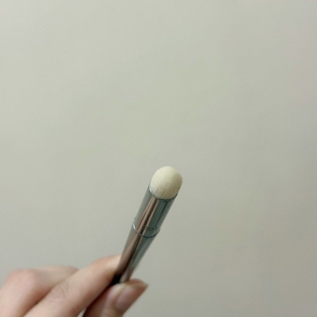 Real Techniques Bold Metals Collection 201 Pointed Crease Brush, (Category: Makeup) located in Marikina City. Submitted by lovegoeson (Listing ID 1467424246, Image 2). Description: - Brand: Real Techniques - Type: Eye blending brush - Design: Sleek silver metal handle with soft synthetic bristles - Condition: Clean, well-maintained, and bristles are fully intact - Perfect for precise eyeshadow application and easy blending - Compact size, ideal f