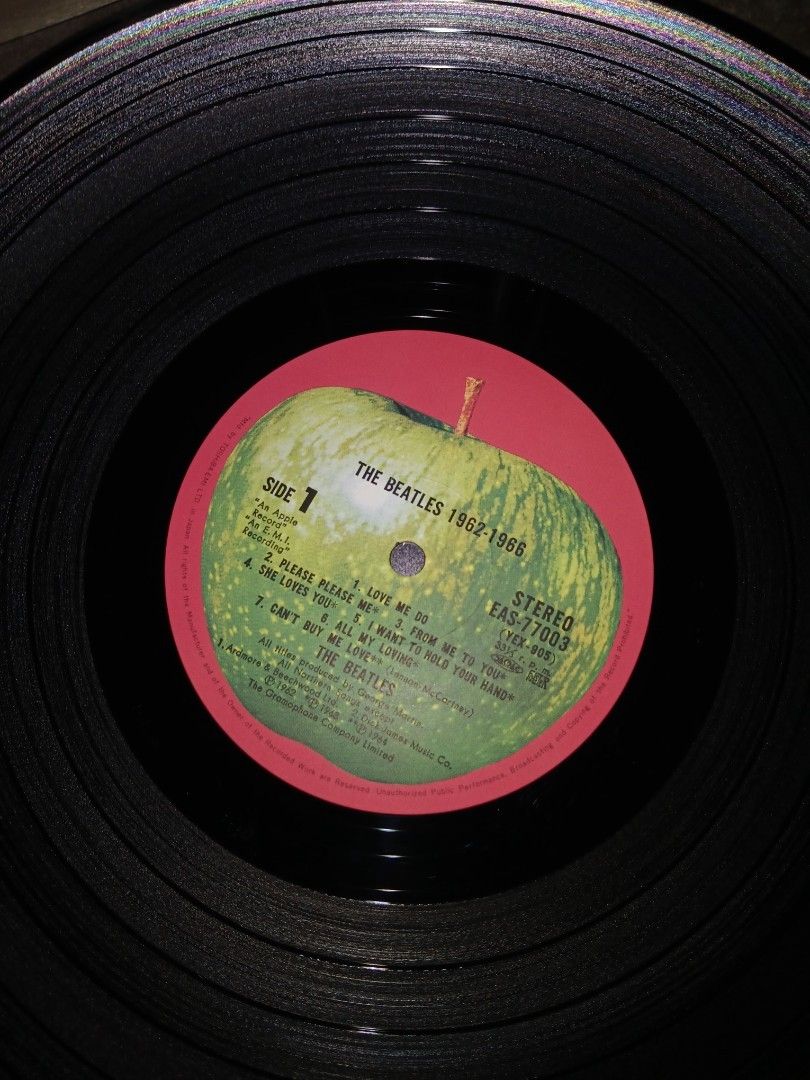 RED ALBUM VINYL (THEBTLES) (Category: Vinyls) located in Quezon City. Submitted by jsnfp (Listing ID 1467477646, Image 3). Description: brandnew condition 2 pcs plaka laman 2000 only Q.C.