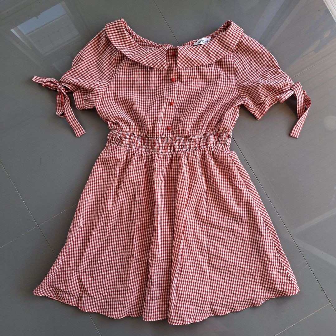 RED DRESS GINGHAM STYLE - L (Category: Dresses) located in Abucay. Submitted by petiteprettyboutiquev2 (Listing ID 1467403484, Image 1). Description: fits L to M + SF(J&T).