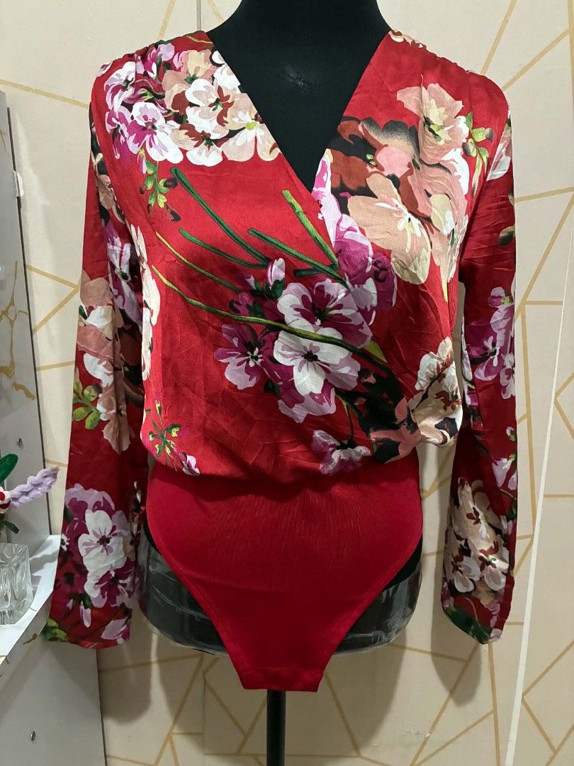 Red Floral Long Sleeve Bodysuit - Small (Category: Others Tops) located in Manila. Submitted by jollyann_b1990 (Listing ID 1467443950, Image 1). Description: .