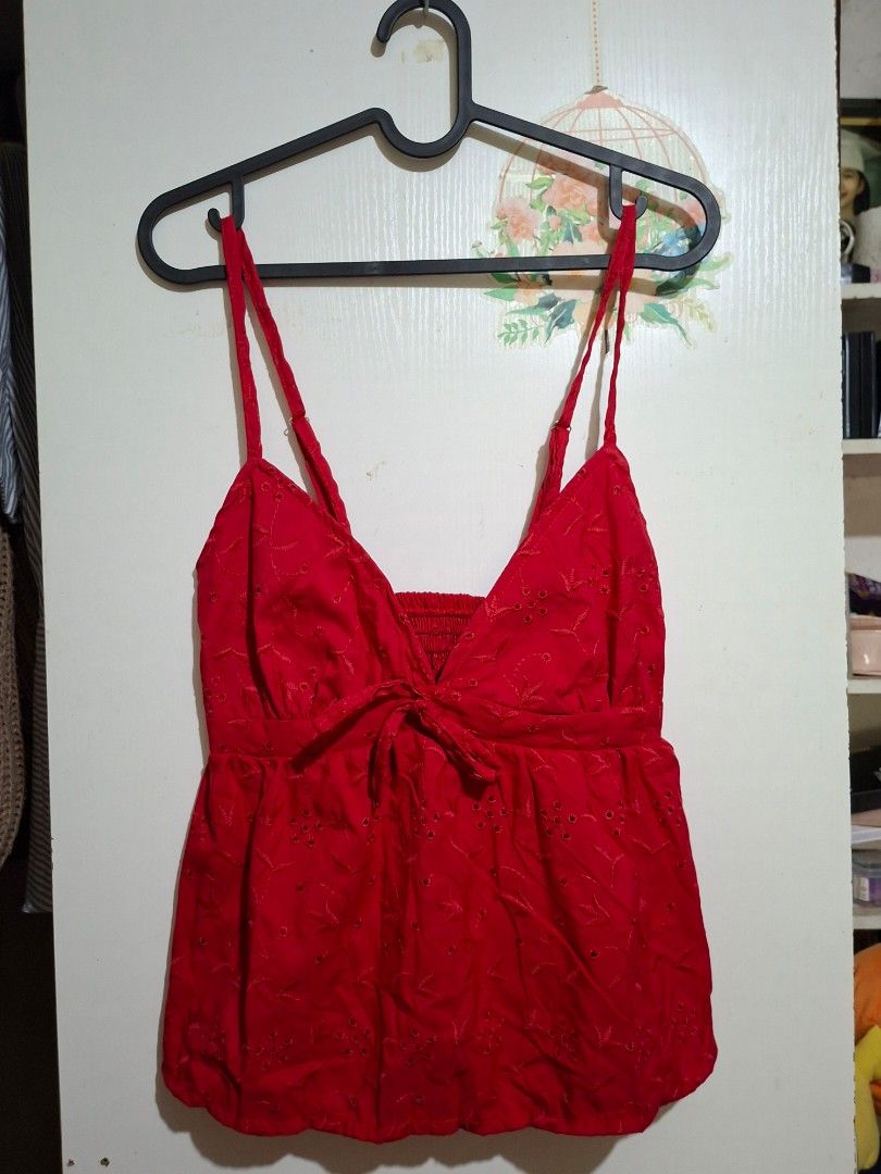 RED LACE LINEN BLOUSE XS - MEDIUM (Category: Sleeveless) located in Paranaque City. Submitted by iloveem (Listing ID 1467570030, Image 1). Description: .