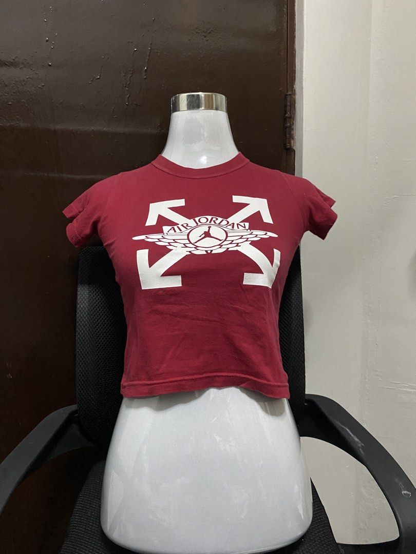 Red Top (Category: Shirts) located in Pasig City. Submitted by minnie.12 (Listing ID 1467572491, Image 1). Description: Negotiable 🚛 jnt/lalamovd item+sf 📍Pasig City MOP: Gcash.