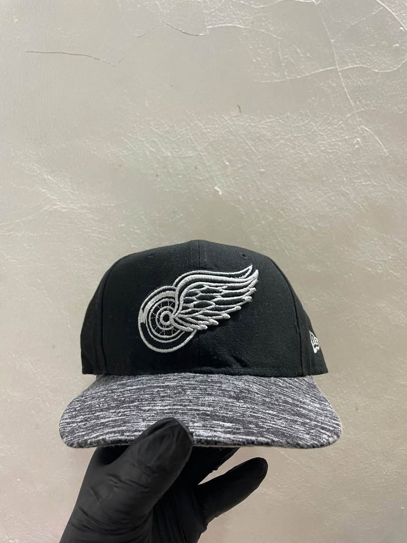 REDWINGS OG LOGO (Category: Caps & Hats) located in Caloocan City. Submitted by j3ngsanity (Listing ID 1467466871, Image 1). Description: ISSUE : MIN CRACKS SA MALE SNAP.