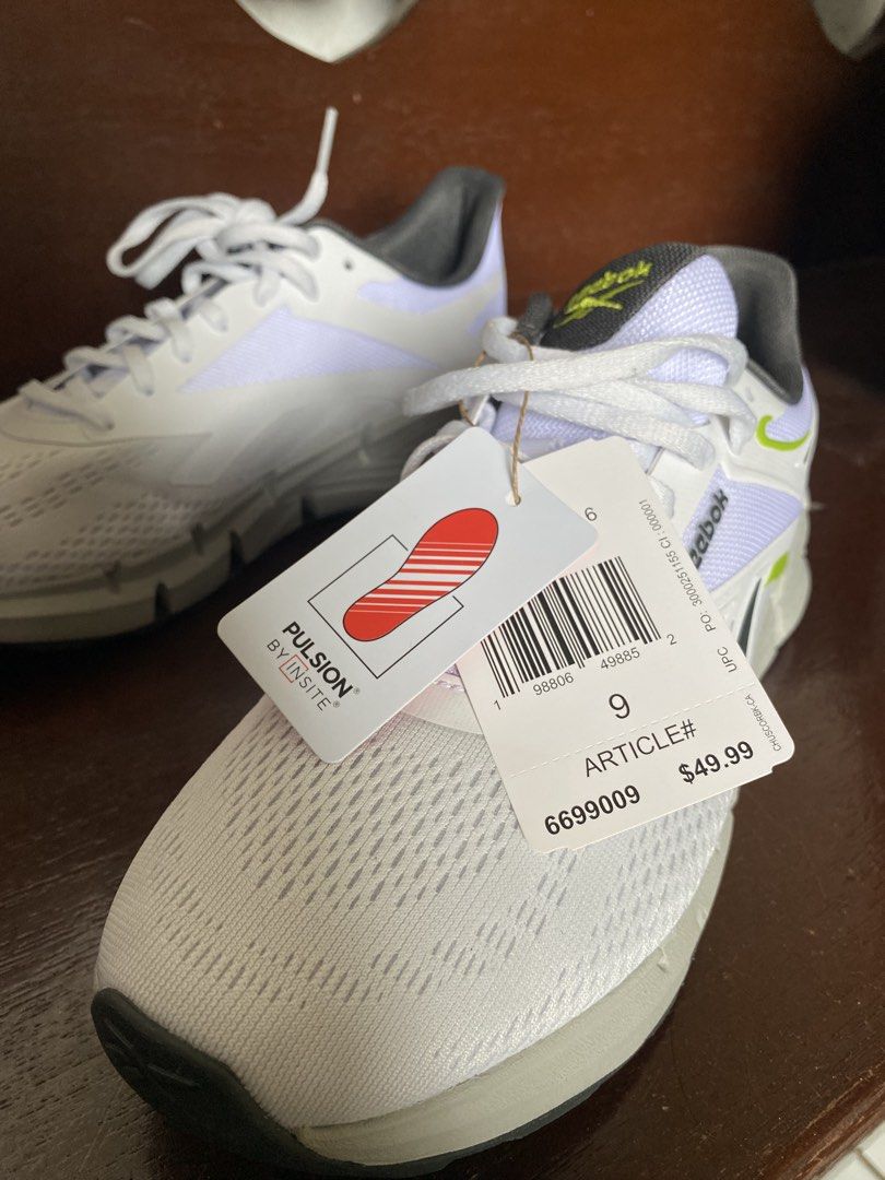 Reebok Zig Dynamica 6 White Green Running Shoes (Category: Sneakers) located in San Pablo. Submitted by gt_vault (Listing ID 1467424547, Image 3). Description: Condition: Brand new Issue: None No Box Reebok Zig Dynamica 6 running shoes. White mesh upper with dark grey and lime green accents. Chunky zigzag midsole cushioning. Men's US size 9, UK 8, EUR 42. Brand new with original tags attached. Never worn..