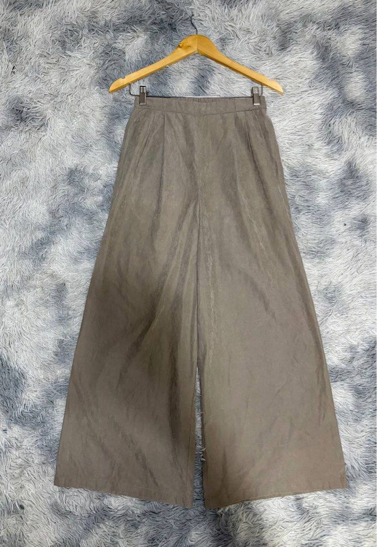 Rey Cassin Trouser Pants (Category: Other Bottoms) located in Batangas. Submitted by buy3get1freerandom (Listing ID 1467416029, Image 1). Description: Product ID: 986-342850 Size on tag: “F Waist : 26”-32” via tape measure Length: 37.5” via tape measure Condition: 9/10 Flaw/s: None ✅ Both side pockets 📌 FIRST TO PAY BASIS 📌 Please manage your expectations, as these are preloved items. 📌 No when worn photos Message me to get this item! 😎.