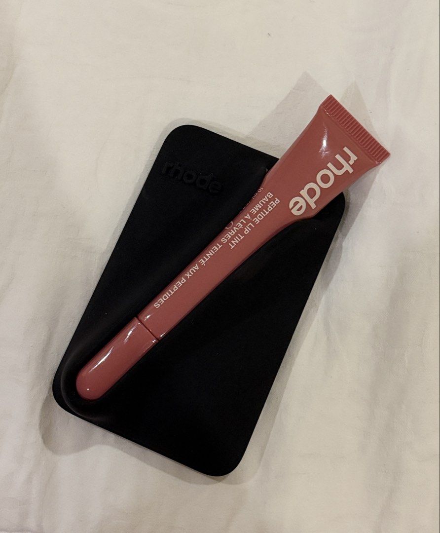 Rhode Snap On in Black (Category: Makeup) located in Muntinlupa City. Submitted by sabnava (Listing ID 1467538463, Image 3). Description: Bought for 3,500+ Never used, no box ☺️.