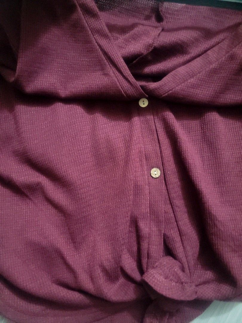 Ribbed Maroon Top (Category: Blouses) located in Los Banos. Submitted by lopecruz (Listing ID 1467465933, Image 3). Description: armpit : " length : " like new, no flaws L -XL.