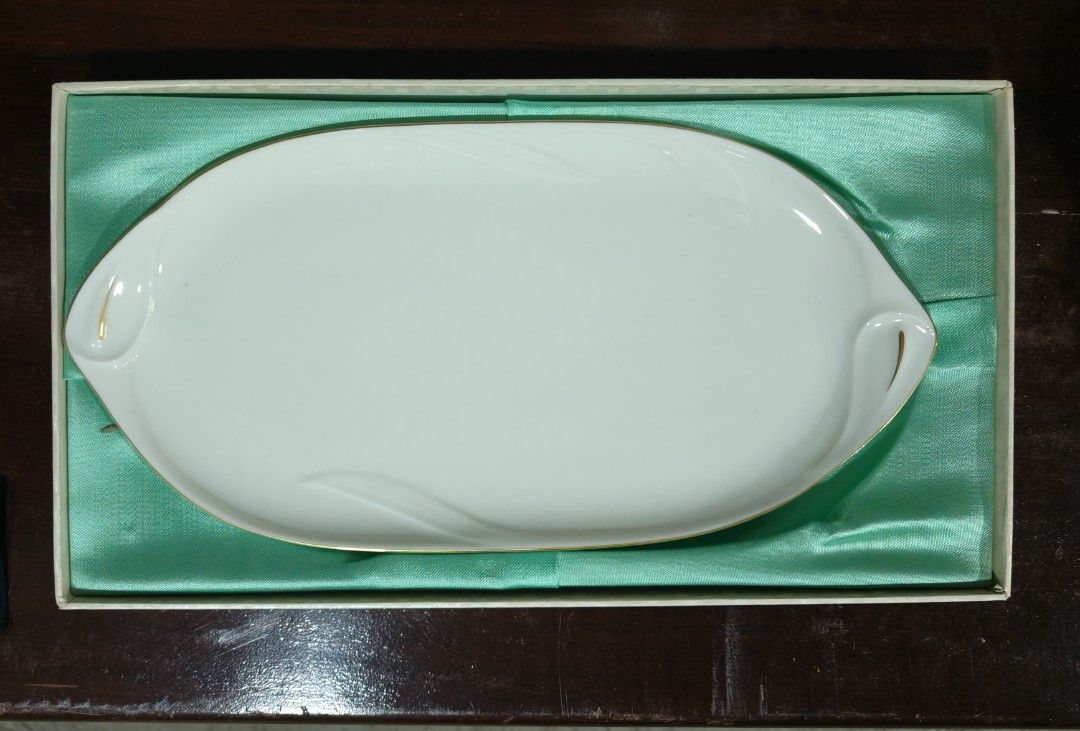 Richfield Oval Serving Plate (Category: Dinnerware & Cutlery) located in Cainta. Submitted by mitchiemochi (Listing ID 1467528041, Image 1). Description: .