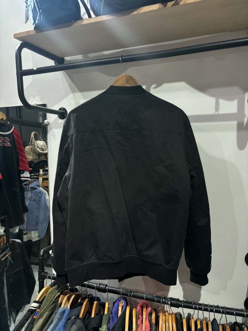 Rick Owens DRKSHDW Black Bomber Jacket (Category: Coats, Jackets and Outerwear) located in Bambang. Submitted by heats777 (Listing ID 1467502352, Image 2). Description: .