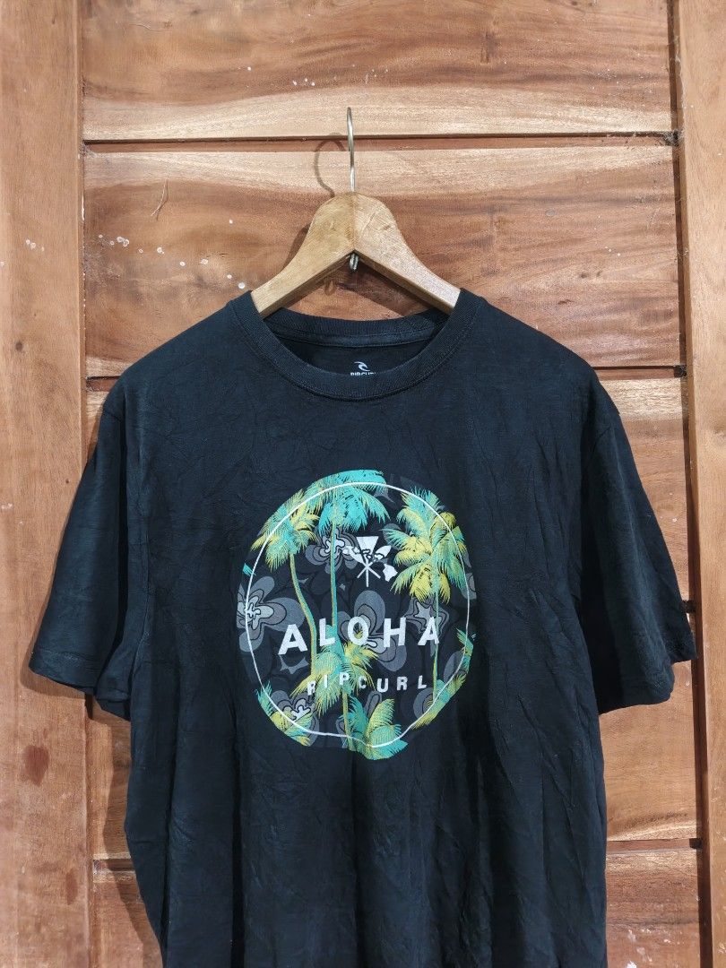 RIPCURL TEE (Category: Activewear) located in Tagum. Submitted by danelle_closet1106 (Listing ID 1467508892, Image 2). Description: EXCELLENT TO NEW NO ISSUE NEED WASH ONLY SIZE:LARGE.