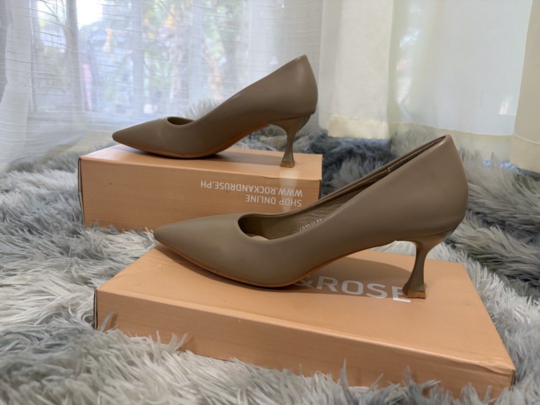 Rock&Rose Heels (Category: Heels) located in Manila. Submitted by abbey29 (Listing ID 1467598682, Image 2). Description: Just used it once during my school thesis. Signs of use kasi nilakad ko na sya pero super smooth pa din. Selling kasi I’m working from home and hindi ko na sya magagamit..
