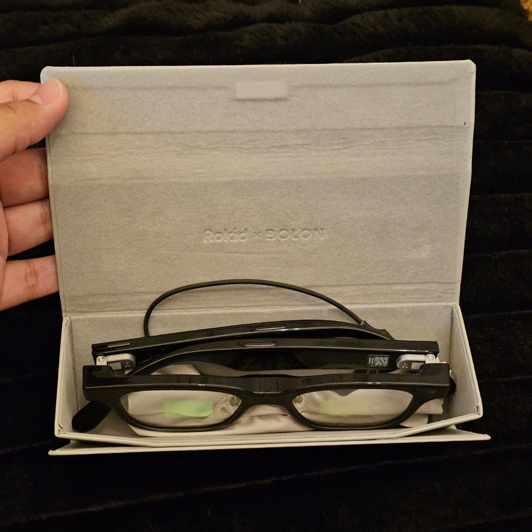 Rokid x Bolon AR Glasses with Case (Category: Office & Business Technology) located in Manila. Submitted by 1998olga1998 (Listing ID 1467494165, Image 2). Description: Selling my Rokid glasses we bought for 38k just last July 2026. Basically brand new as I only used it 3x for presentations. RFS: Have no use for it anymore after graduating this year and ayoko matambak lang dahil super maganda siya. ***Negotiable pa for sure buyer, message me with 