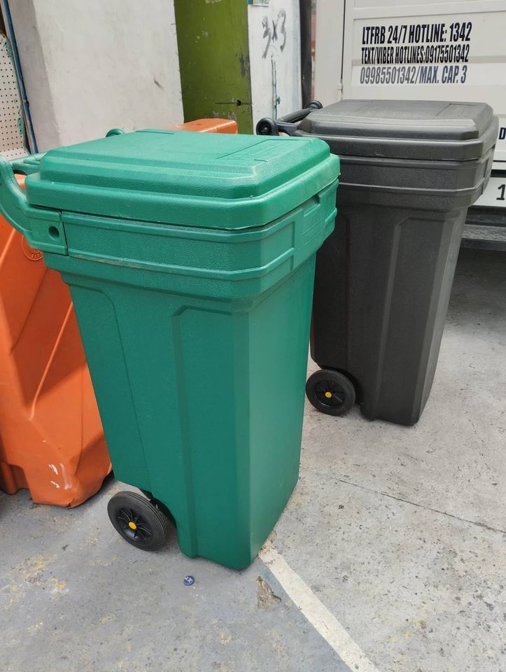ROLLER KING TRASH BIN (Category: Waste Bins & Bags) located in Caloocan City. Submitted by royaldog_33b95e (Listing ID 1467402589, Image 1). Description: ROLLER KING TRASH BIN Rubber Wheels LARGE-69L x 59Wx 110H (250 LITERS) Medium-46Lx 46W x 100 (150 LITERS) JUST CALL US / Pm me for more info. -09971763227 LOOK FOR : Angelina Address: 634 JRA COMPOUND LUPANG PARI SAN MIGUEL PASIG CITY WEBSITE: http://jocelynesidera30.wibsite.com/joekelceetrading