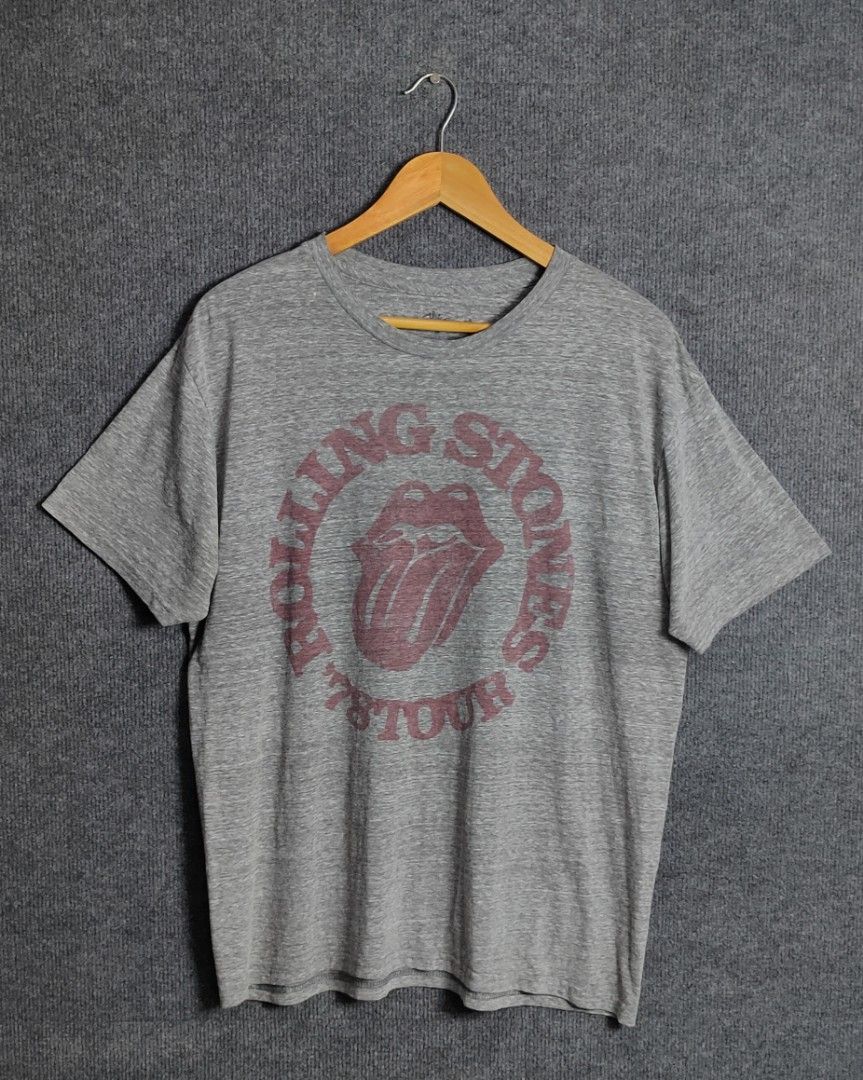 Rolling Stones (Category: Tshirts & Polo Shirts ) located in Bolinao. Submitted by tokiya. (Listing ID 1467450116, Image 1). Description: Rolling Stones Size Large 22.5x29.