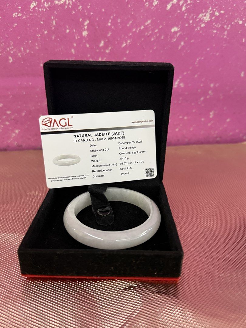 Round Jadeite Bangle (Category: Bracelets) located in Puchong. Submitted by caynee14 (Listing ID 1467478421, Image 1). Description: Type A Natural jade bangle comes with the AGL certification. Size in 51.14mm. Prefer meet-up in Puchong area.