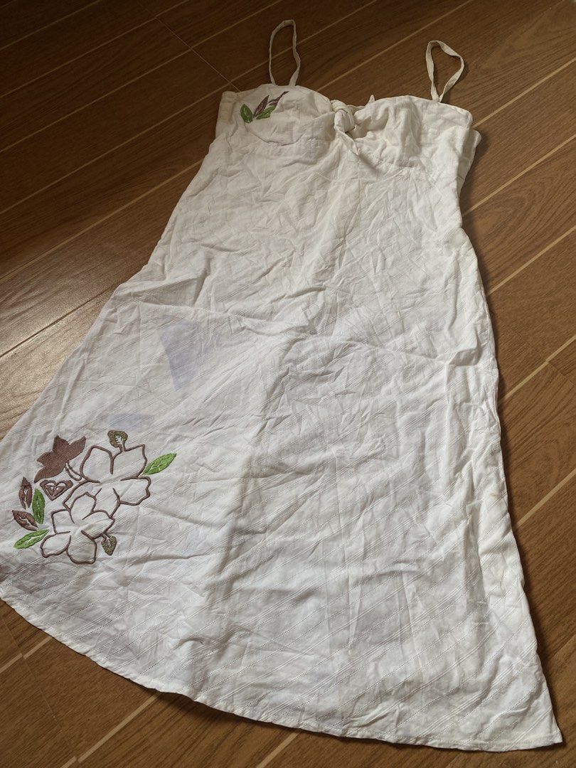 Roxy y2k mini dress (Category: Dresses) located in Paete. Submitted by fat.archives (Listing ID 1467510902, Image 1). Description: Neeed wash Cut wash tag so unknown the origin Dimes Bust 15 Length 32 +sf.