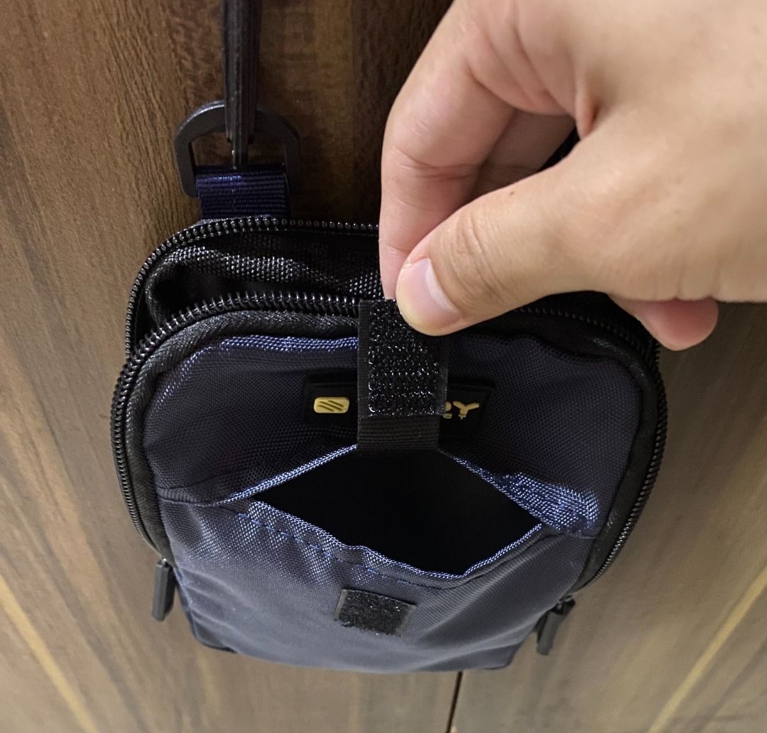 Rudy Project Puglia Neck Wallet (Navy) (Category: Wallets & Card holders) located in Davao. Submitted by wilddog-09e0 (Listing ID 1466277378, Image 3). Description: Selling Deadstock Rudy Project Neck Wallet Location: Davao City I Open for personal delivery & meet-up within Davao City. Payment first / NO COD-COP Courier: J&T.