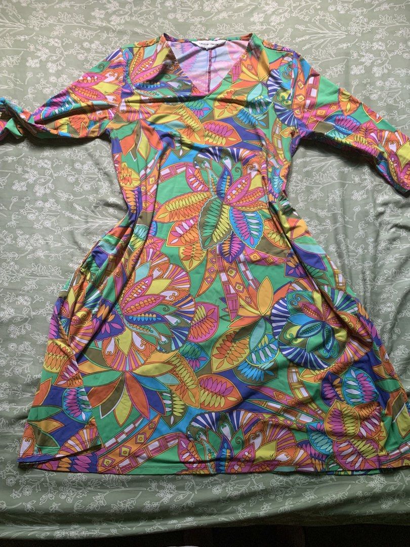 Rustan’s Criselda Lontok Multi-colored Dress (Category: Dresses) located in Camalig. Submitted by ryrilim (Listing ID 1467481317, Image 2). Description: Criselda Lontok is an iconic ready-to-wear fashion label from the Philippines, exclusively available at Rustan’s Department Store. Founded by the late legendary designer Criselda Lontok, the brand is highly celebrated for its bright, multi-colored floral and abstract geometric patterns, structura