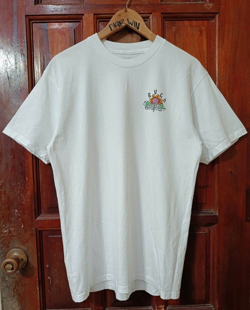 🏷️Rvca Balance Opposites Men's Tee (Category: Tshirts & Polo Shirts ) located in Cebu City. Submitted by keenstone_24df15 (Listing ID 1467447583, Image 1). Description: 💯 Authentic 🏷️Rvca Balance Opposites Men's Tee Size: Medium Width: 19 Length: 28.5 Colorate & Condition: 9.8 Out Of 10 Like New No Issue 📌Mine: 550 ✈️Free Shipping 🏠Location: Cebu City 🚚Thru J&T (Door To Door).