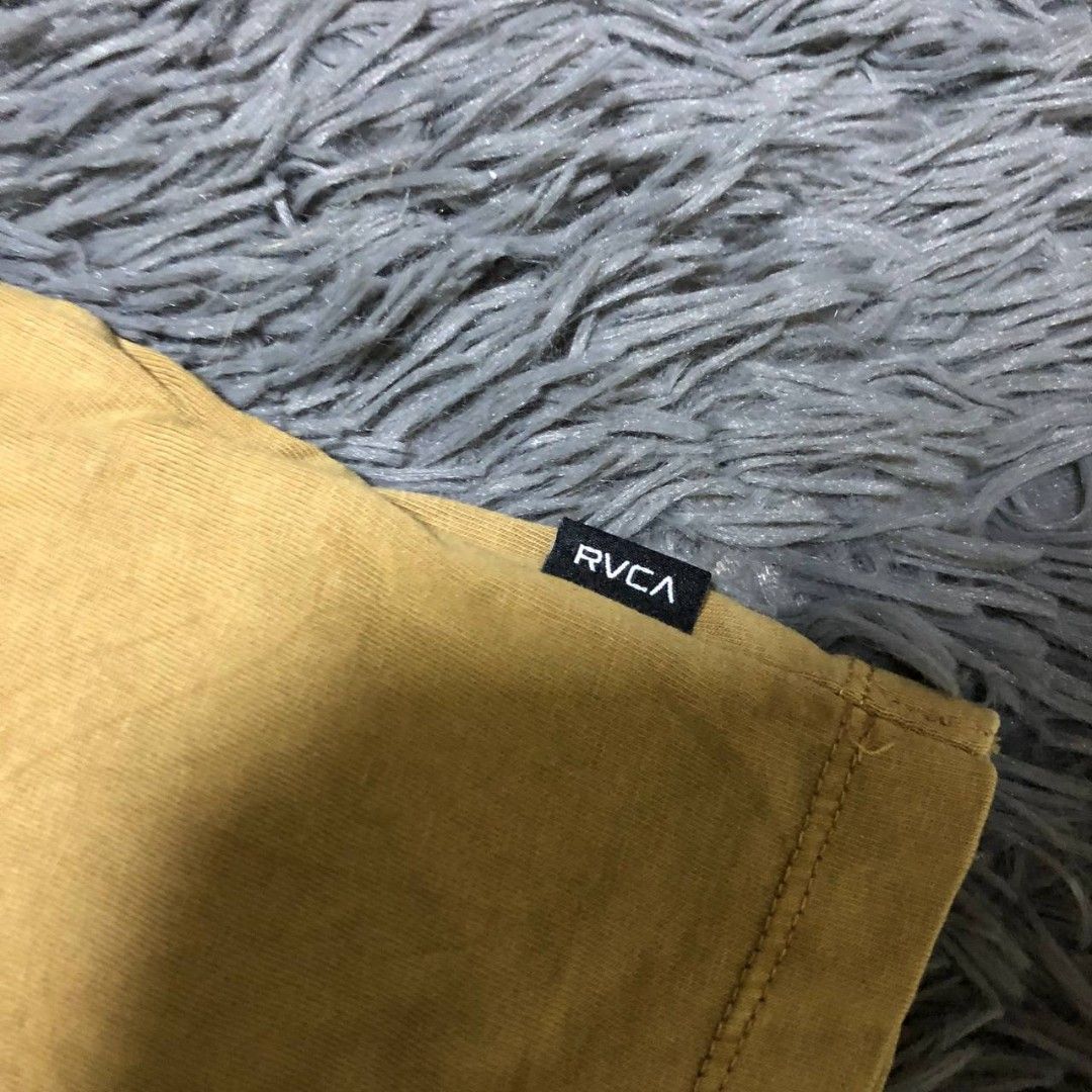 RVCA Shirt (Category: Tshirts & Polo Shirts ) located in Camiling. Submitted by thriftscape2024 (Listing ID 1467495123, Image 3). Description: Excellent Condition Color rate: 9/10 Issue: ❌❌❌ Dimes: W23xL29.