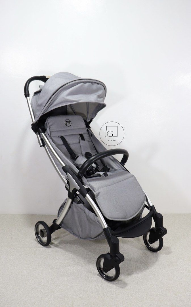Ryan Prime Light Cabin Approved Stroller Compact Stroller (Category: Strollers) located in Valenzuela. Submitted by jgalano1 (Listing ID 1467458532, Image 3). Description: Stroller Price: ₱4500.00 Brand: Ryan Prime Light Condition: Used from Korea, in good condition. Minimal scratches from normal use. Age Recommendation: From birth up to 36 months, with a maximum weight capacity of 15kg. Features: - Ultra-lightweight design, approximately 5.8kg -