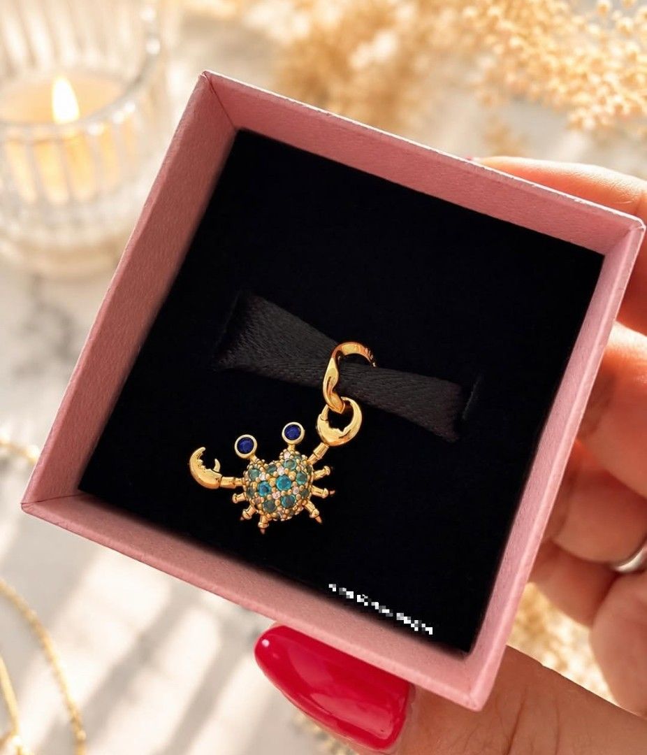 SALE❗Pandora Crab Dangle Charm (Category: Charms) located in Manila. Submitted by badaloves_u (Listing ID 1467530681, Image 1). Description: - 💯 Authentic Pandora with Authenticity ALE marks - FREE Box and Paper bag 🛍️ - ✨ FREE Cleaning to any Pandora Store 🛵 LALAMOVE courier for same day delivery 🚚 J&T provincial courier.