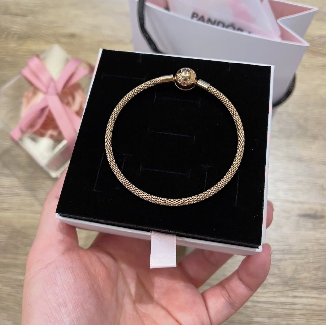 SALE❗Pandora Mesh Bracelet (Category: Bracelets) located in Manila. Submitted by badaloves_u (Listing ID 1467386688, Image 2). Description: - 💯 Authentic Pandora with Authenticity ALE marks - FREE Box and Paper bag 🛍️ - ✨ FREE Cleaning to any Pandora Store 🛵 LALAMOVE courier for same day delivery 🚚 J&T provincial courier.