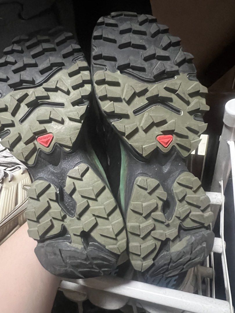 Salomon XT4 UK 4 (Category: Sneakers) located in Quezon City. Submitted by caelaillu (Listing ID 1467378946, Image 3). Description: - Brand: Salomon - Color: Olive green and black - Size: UK 4 - Features: Quicklace system with tongue lace pocket, S-Lab branding - Outsole: Contagrip rubber with deep lugs for superior trail grip.