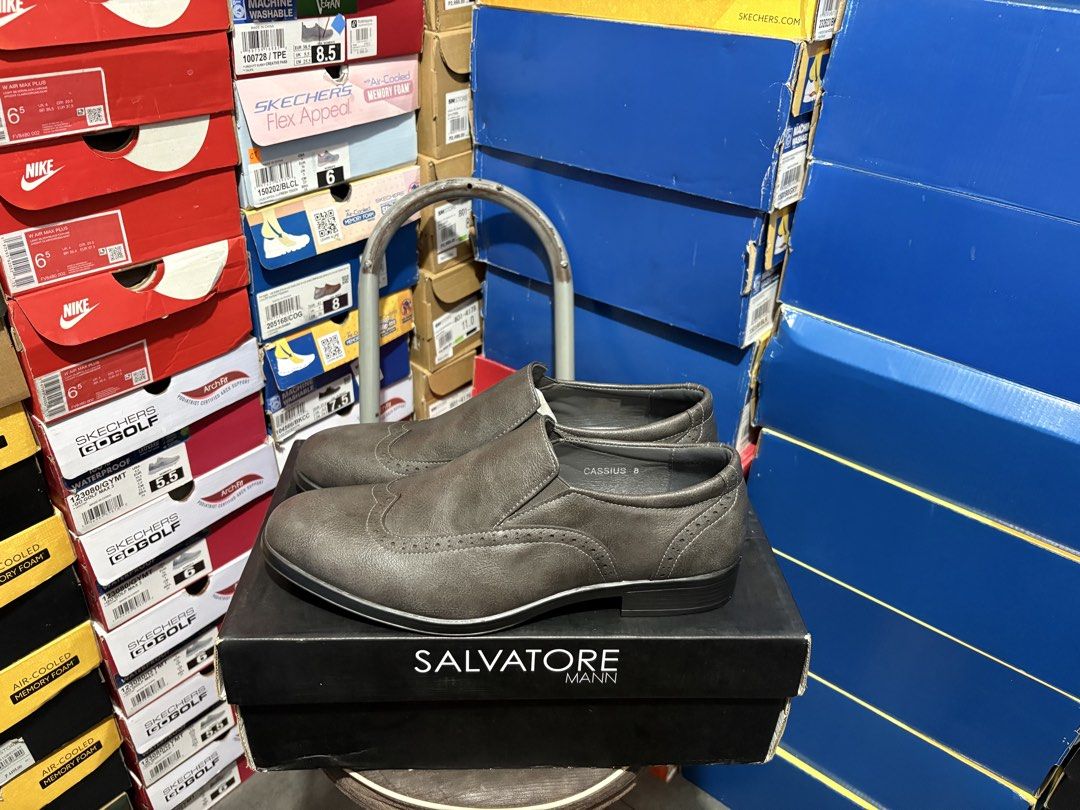 SALVATORRE CASUAL SHOES FOR MEN (Category: Casual Shoes) located in Manila. Submitted by renalyn1994 (Listing ID 1467501463, Image 3). Description: 100% ORIGINAL 100% BRANDNEW ₱ 1,200 Only size: 8 US .