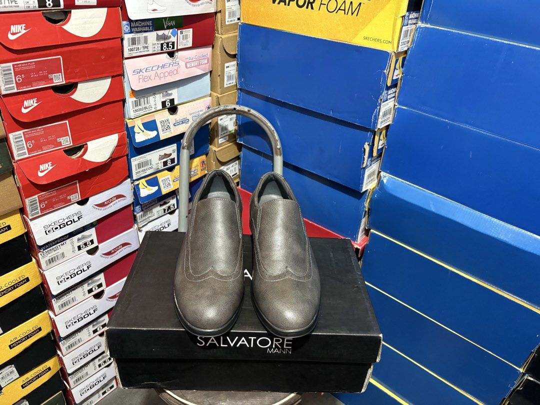 SALVATORRE CASUAL SHOES FOR MEN (Category: Casual Shoes) located in Manila. Submitted by renalyn1994 (Listing ID 1467501463, Image 2). Description: 100% ORIGINAL 100% BRANDNEW ₱ 1,200 Only size: 8 US .