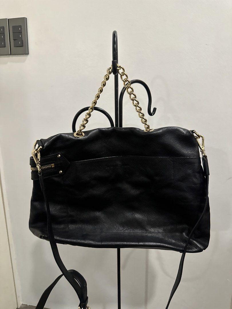 Samantha Thavasa (Category: Shoulder Bags) located in Paranaque City. Submitted by celinegab (Listing ID 1467499408, Image 2). Description: .