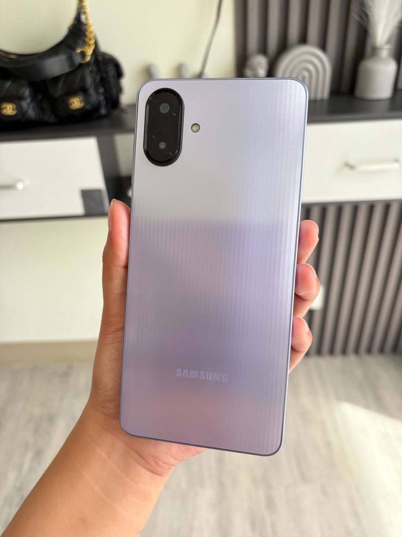 Samsung A07 128gb (Category: Samsung) located in Quezon City. Submitted by kangganda (Listing ID 1467384353, Image 2). Description: For sale only! ❤️ Samsung A07 128gb No issue No history of repair Inclusion: Unit & Case only Loc: QC .