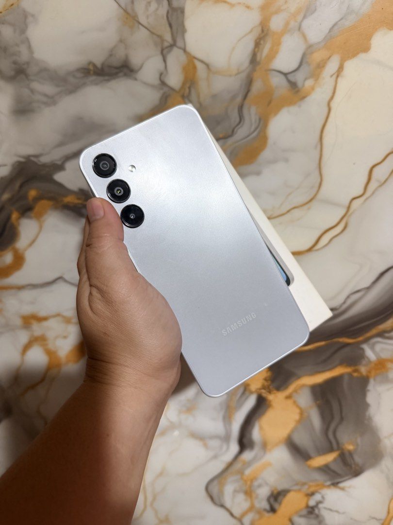 Samsung A16 4g 4/128gb (Category: Samsung) located in Pasig City. Submitted by Tuligskanga (Listing ID 1467529954, Image 3). Description: Samsung A16 4g Use 3months only back up phone No issues No dent My little scratch hindi halata nsa side My tempered naka install 💯 working good condition No receipt Open line both sim Specs 👇🏼 6’7 super amoled screen 4GB ram 128gb rom Android 14 50mp rear cam 13mp front selfie cam Finger print side mounted 5