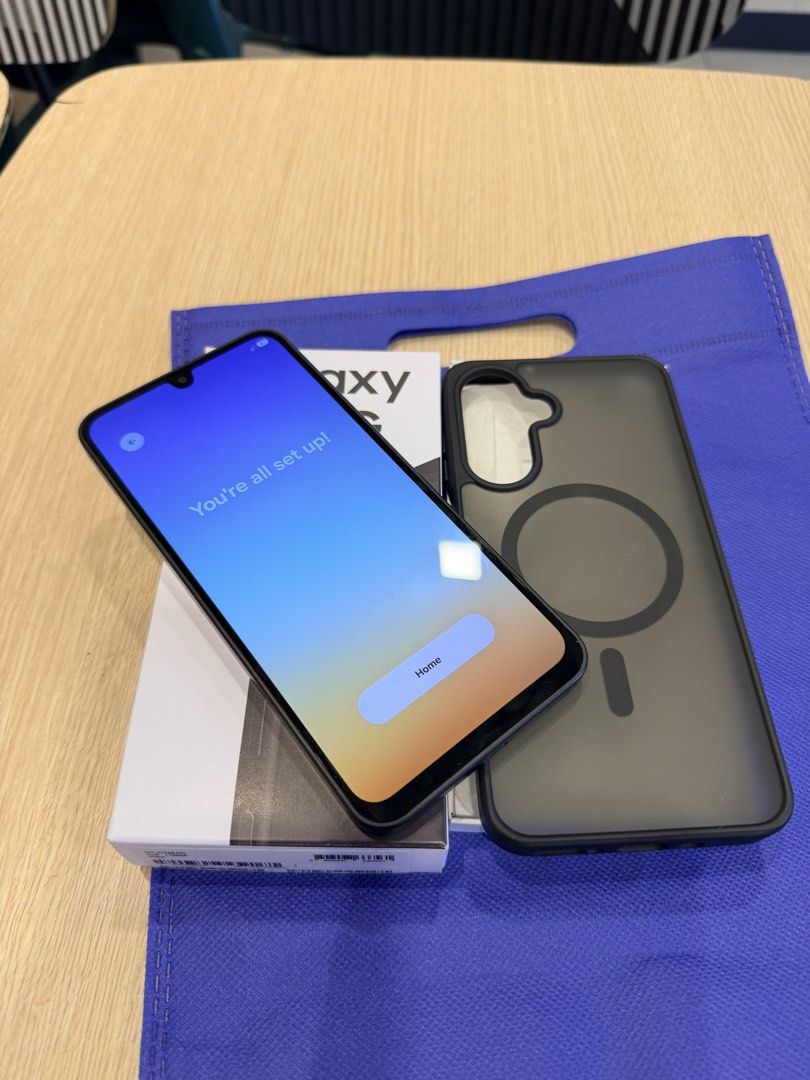 Samsung A17 5g 4/128gb smart locked (Category: Samsung) located in Pasig City. Submitted by Tuligskanga (Listing ID 1467529070, Image 1). Description: Helping a friend to sell samsung a17 5G Halos di nagamit galing sa smart Open box and chineck lang nabilhan den case pero di naman nagamit Unused usb cable Box and case No issues No dent No scratches Spec’s 👇🏼 6’7 Super amoled screen 4GB ram 128gb rom Android 15 50mp rear cam 13mp rear cam Finger