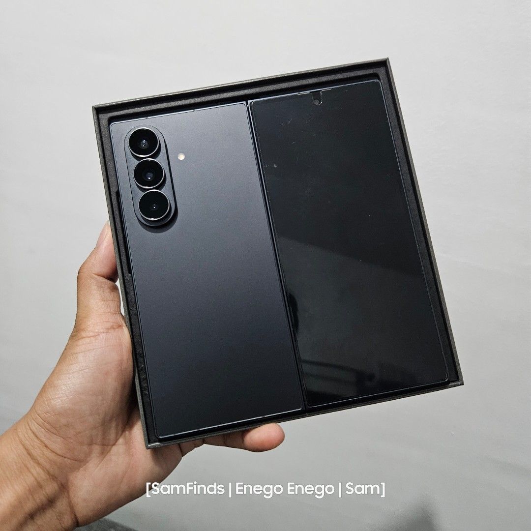 Samsung Fold 7 - 1TB - Taguig (Category: Samsung) located in Caloocan City. Submitted by smilecast33971 (Listing ID 1462504164, Image 2). Description: Samsung Fold 7 - 1 tera B - Taguig - 59,500 🔸️Location: Taguig 🔸️No swap 🔸️Can do LBC 🔸️Cash or online payment ✅️️12gb/1 TB storage ✅️️Dual sim / openline / NTC approved ✅️Original box ✅️️Original cord ✅️️Phone case 📍Gagamitin nalang po ⚠️Minimal case marks only, see pictures po. Performance n